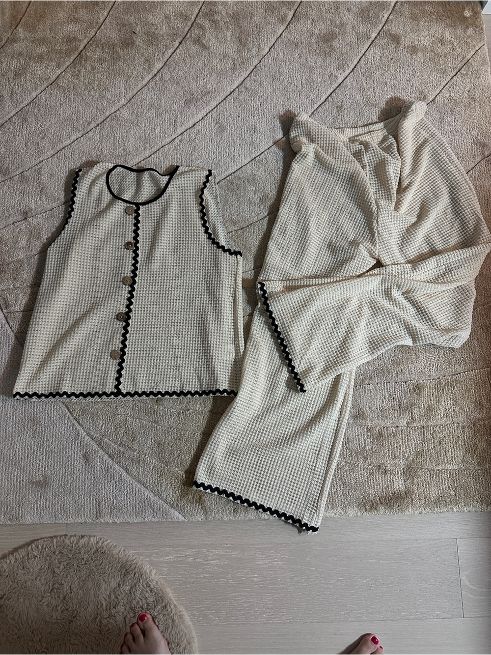 Women's Cream Knit Two-Piece Sleep Set with Black Trim